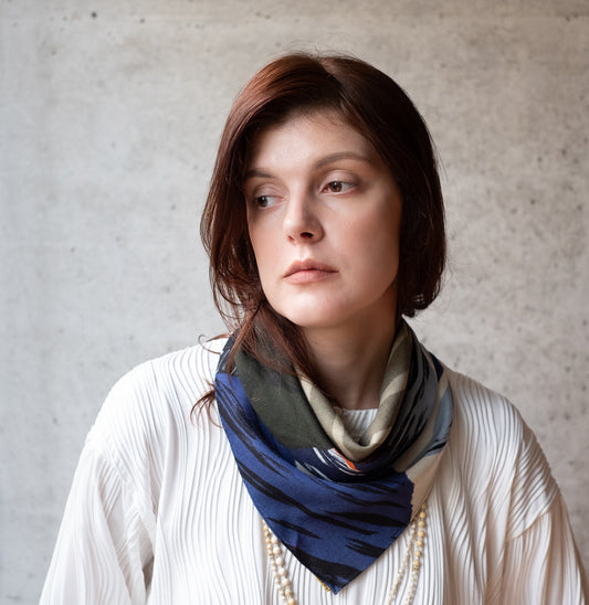 Superfine Merino Wool 'Peak District' grey リング付きミニスカーフ