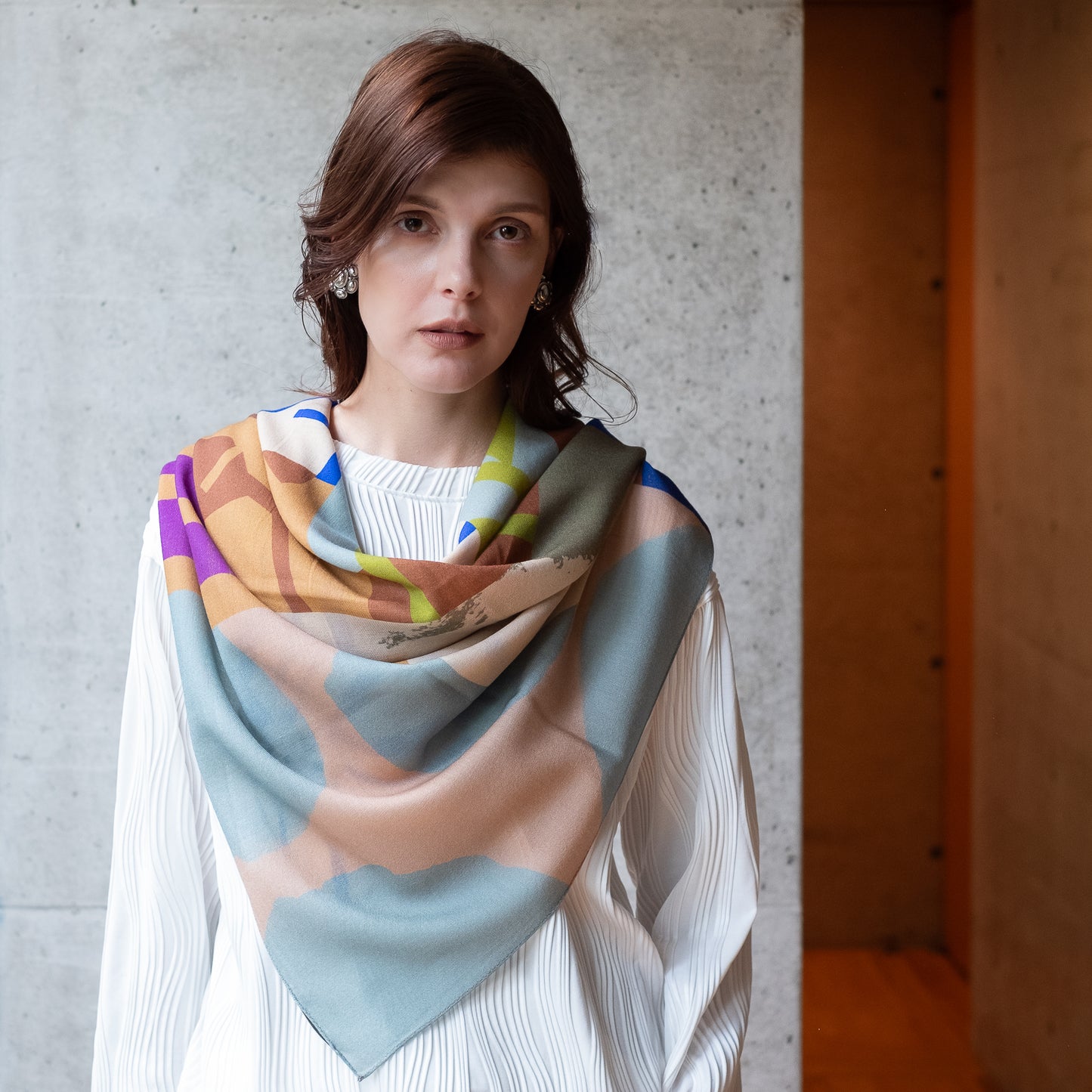 10月25日ごろ入荷Superfine Merino Wool 'Ghent' blue 正方形スカーフ