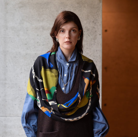 Superfine Merino Wool  'Pear Tree Avenue' black ループスカーフ