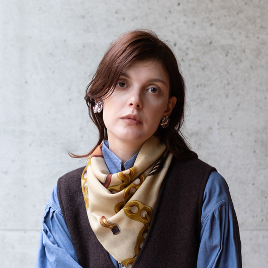 Superfine Merino Wool 'Mayfair Tweed' greige  リング付きミニスカーフ