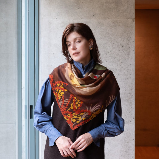 Superfine Merino Wool 'The Secret Tea room' cream  正方形スカーフ