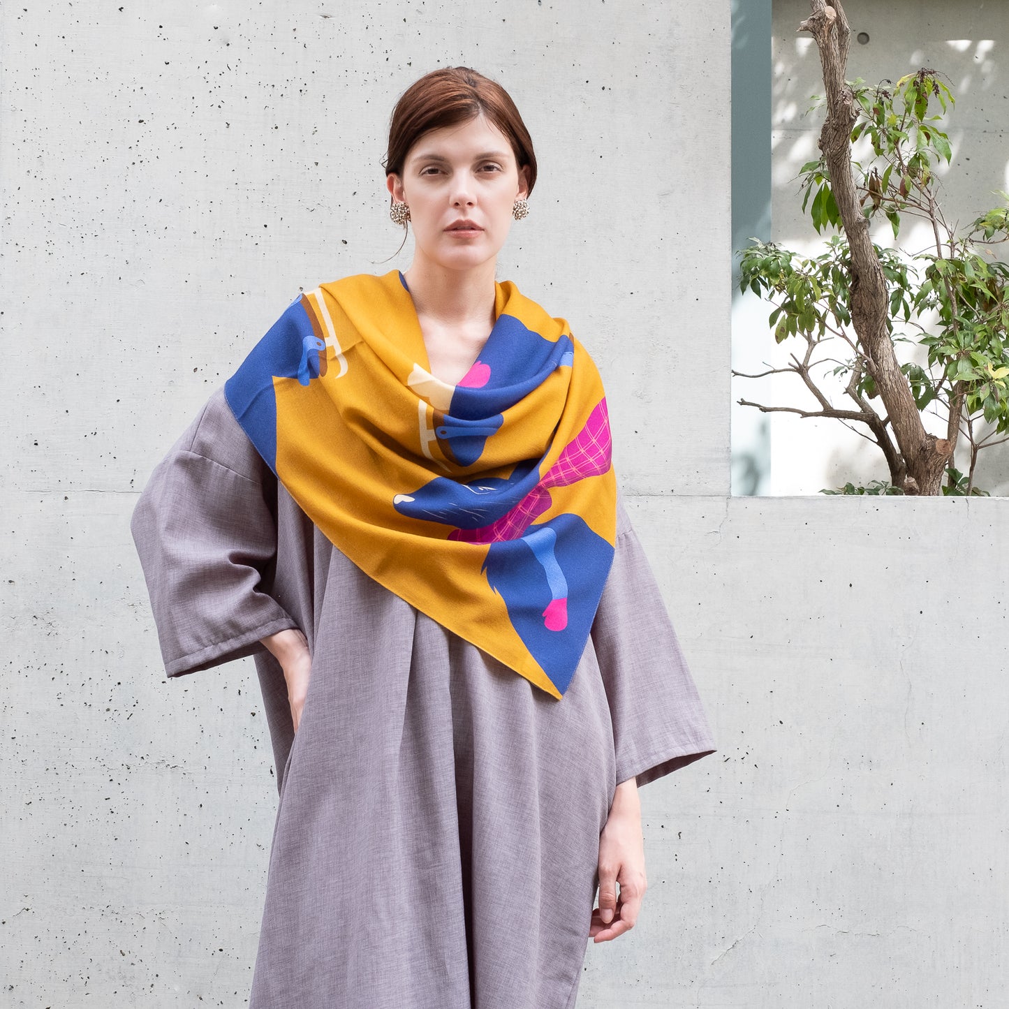 10月25日ごろ入荷Superfine Merino Wool 'Skating Rabbits' orange yellow 正方形スカーフ