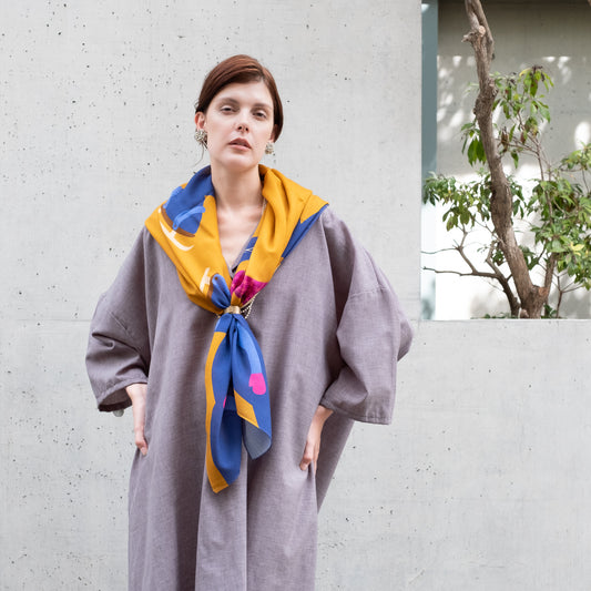 10月25日ごろ入荷Superfine Merino Wool 'Skating Rabbits' orange yellow 正方形スカーフ