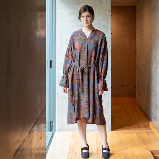 受注予約12月17日まで ウールのペプラムスリーブワンピース'Dartmoor'