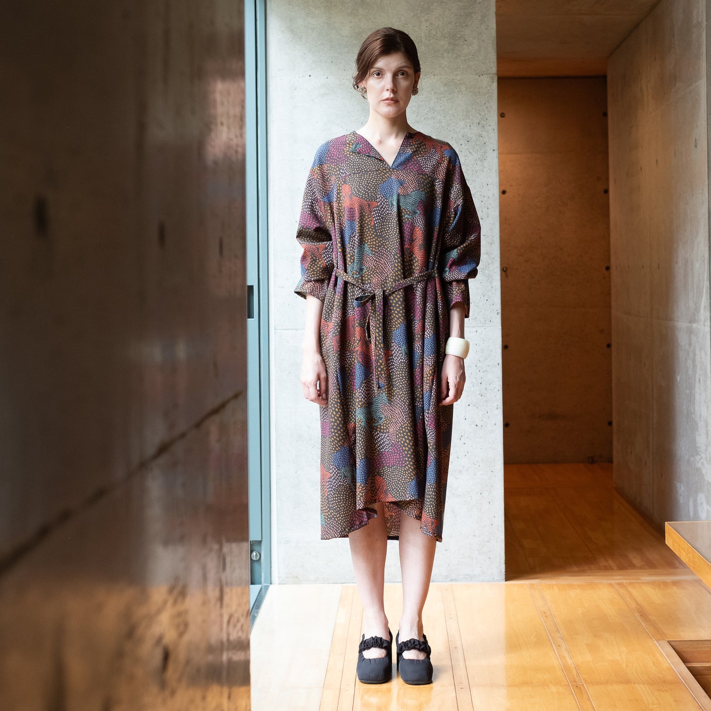 受注予約12月17日まで ウールのペプラムスリーブワンピース'Dartmoor'