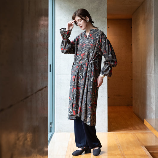 受注予約12月17日まで ウールのペプラムスリーブワンピース'Ghent'