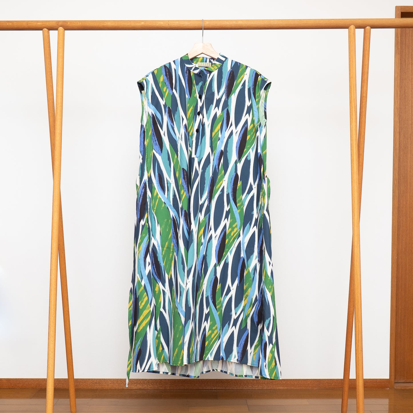 ５月中旬入荷予定！オーガニックコットンのフレンチスリーブシャツドレス 'Ocean Safari'