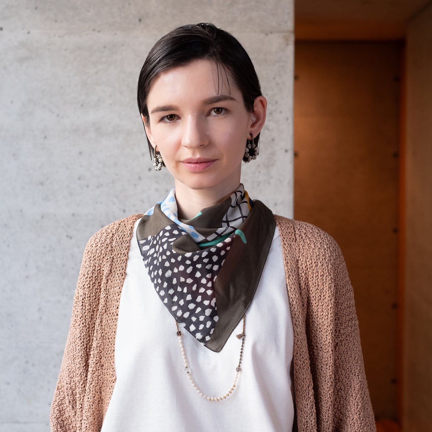 リング付き シルクコットンのミニスカーフ 'Fashionista' grey