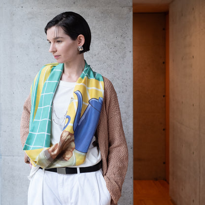 両面シルクのループスカーフ 'Coffee & Croissants' bottle green