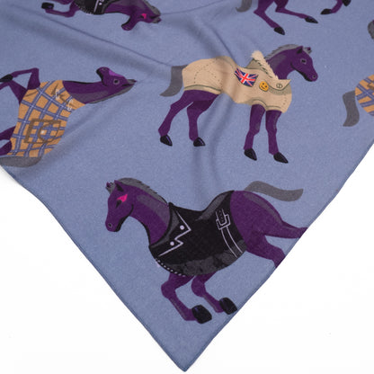 Mini-écharpe bleu marine en soie imprimée japonaise 'Polka Dot Queen' avec anneau vague