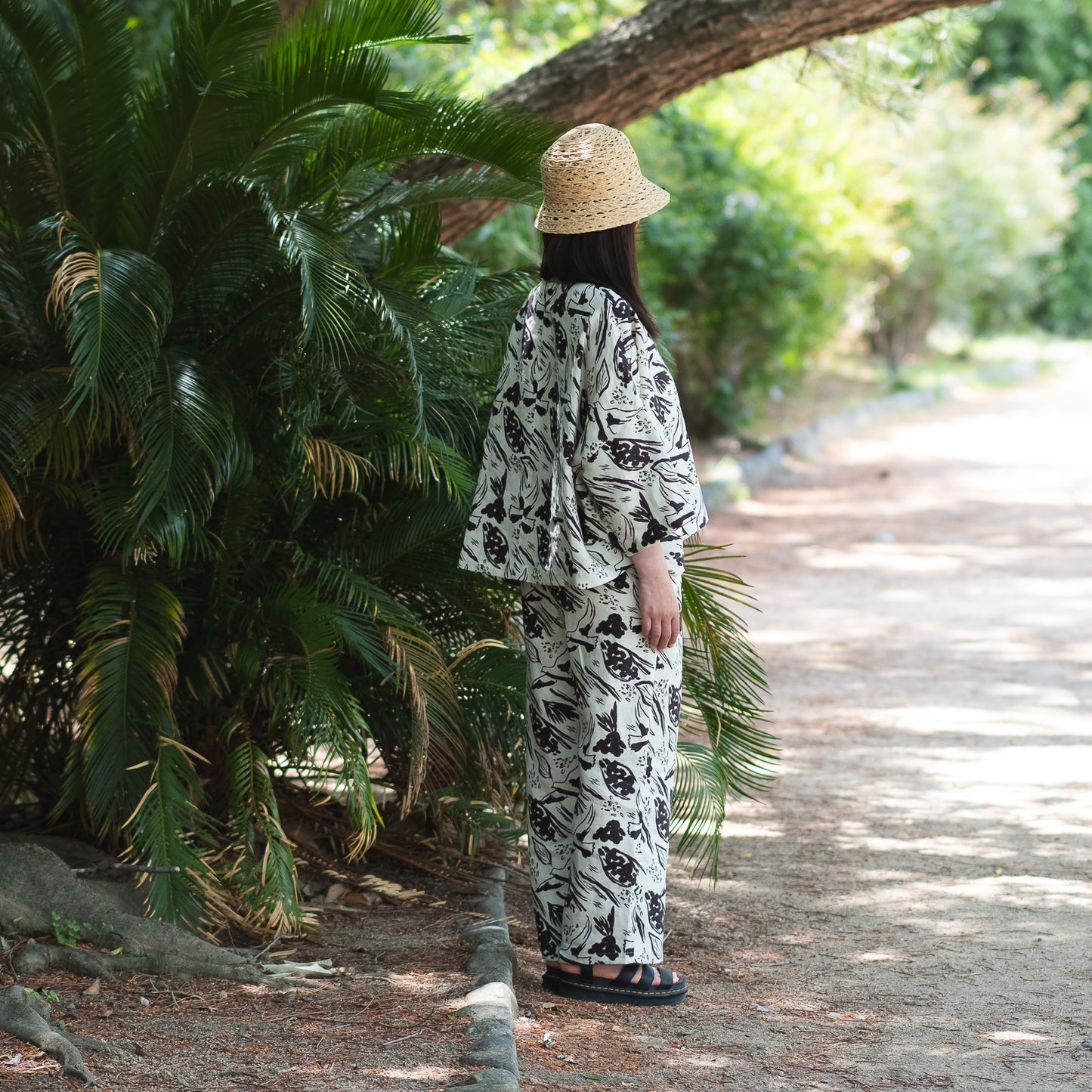 リネンイージーパンツ 'Pacific Island' cream