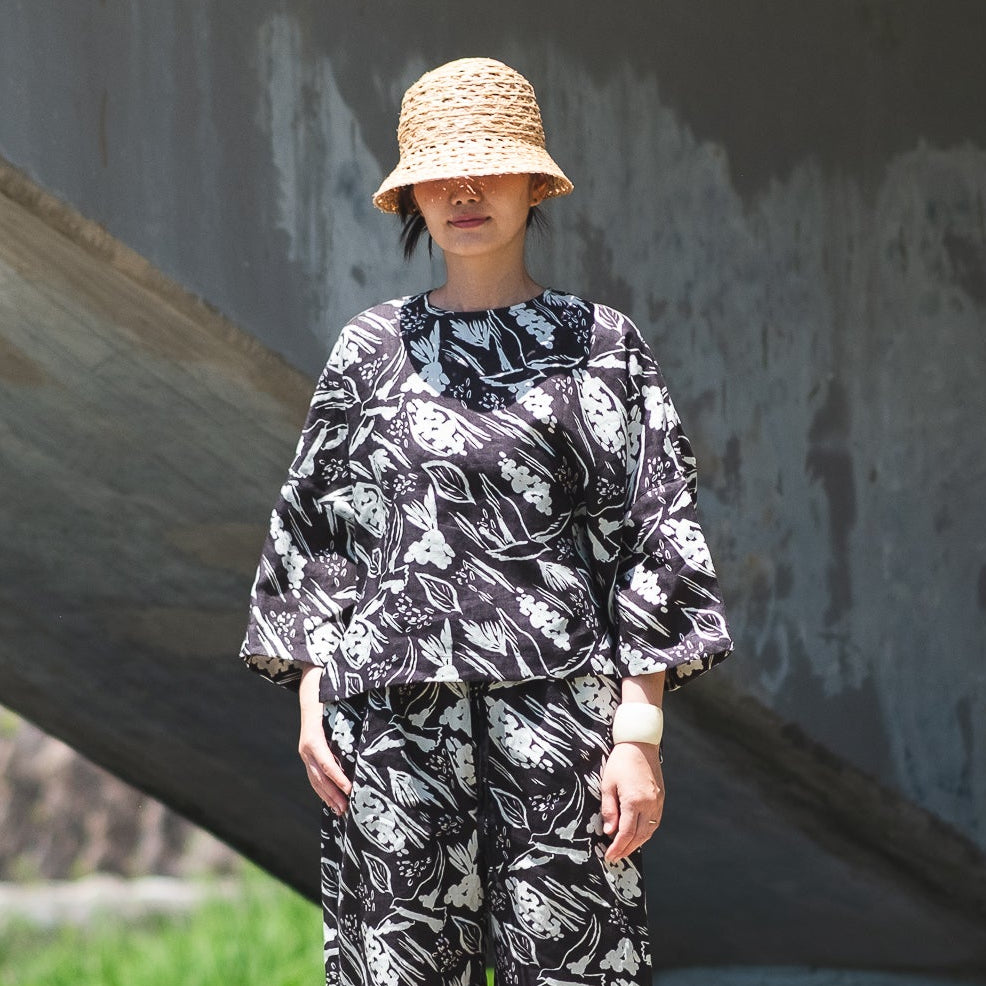 Brushed back Japanese Printed organic cotton gathered skirt 'Halsham' black