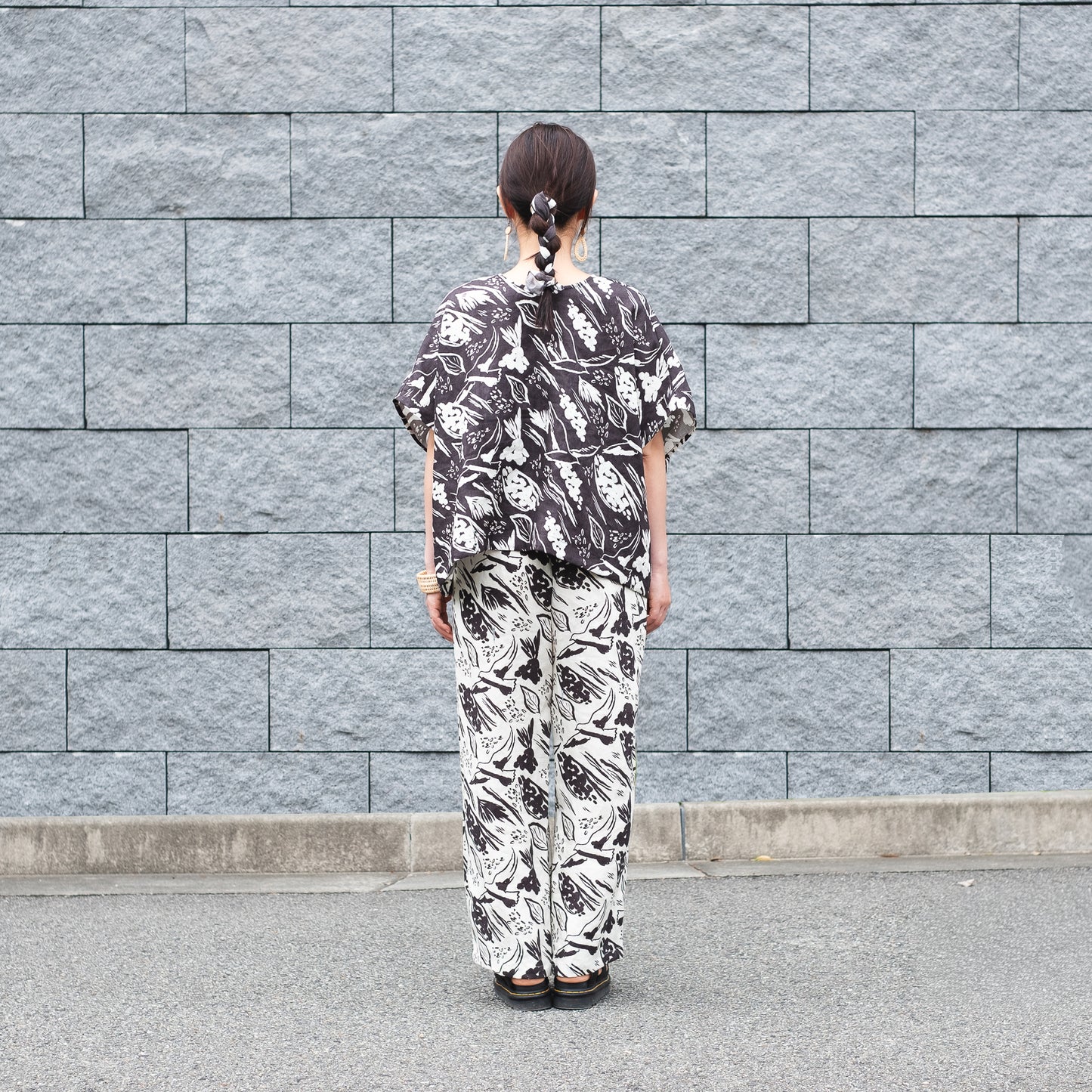Brushed back Japanese Printed organic cotton gathered skirt 'Halsham' black