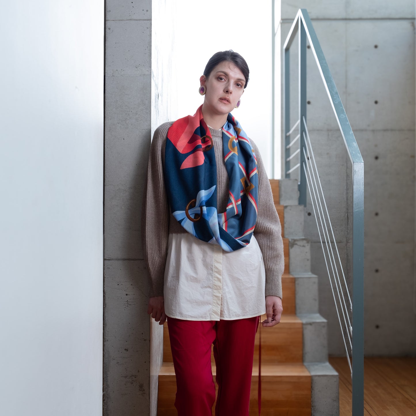 Scheduled to arrive in September! Silk &amp; Merino Wool 'Halsham' gray x black loop scarf