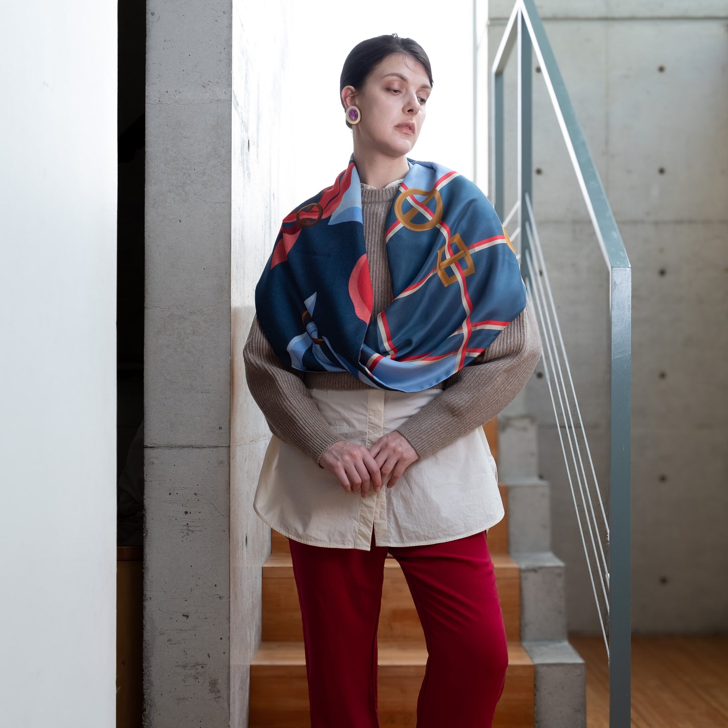 Scheduled to arrive in September! Silk &amp; Merino Wool 'Halsham' gray x black loop scarf