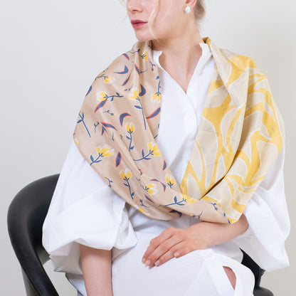 両面シルクのループスカーフ 'Wingham' beige+yellow