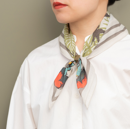 Mini foulard 'canopy' gris en coton bio imprimé japonais avec anneau