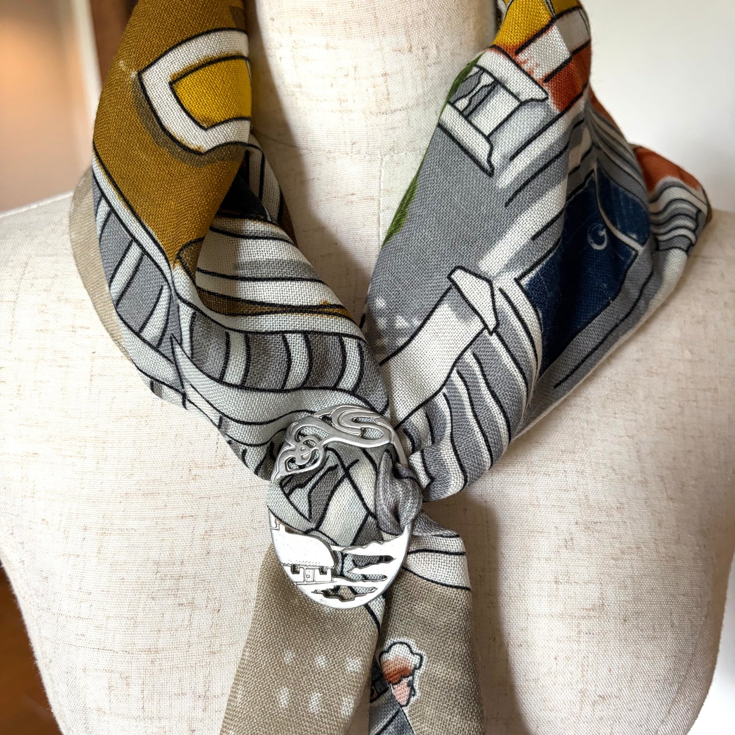 dead stock vintage scarf clip flower motif