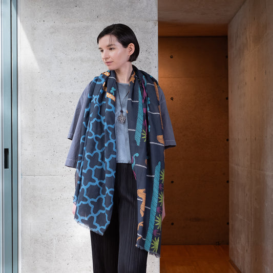 オーガニックコットンのロングストール 'Parisian Carosel' navy