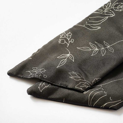 Japanese Printed Silk 'Bouquet' blackヘッドスカーフ/ミニスカーフ | YARN&COPPER