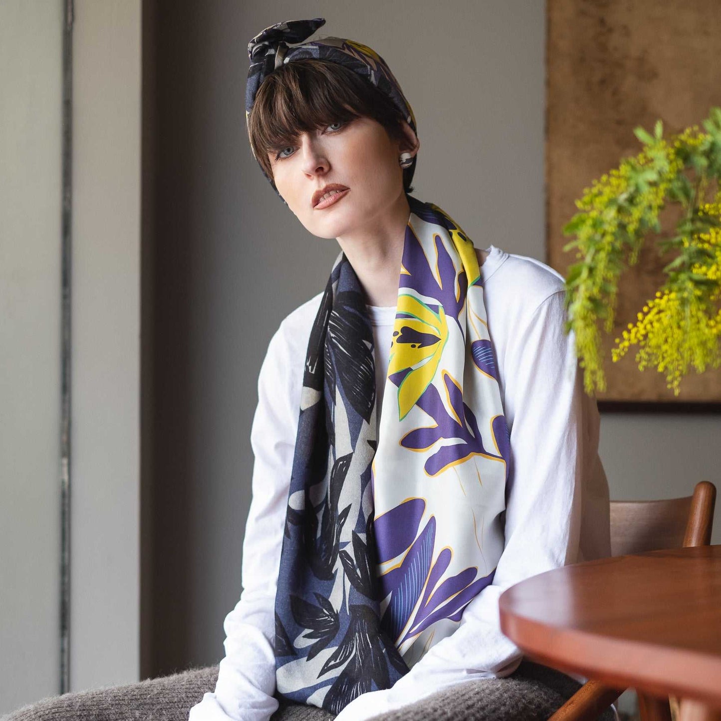 Japanese Printed Silk & Merino Wool 'Salisbury' white ループスカーフ