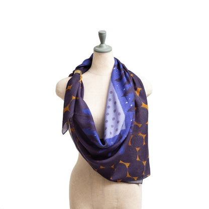 Japanese Merino Wool 'Hibernation' Navy 正方形スカーフ | YARN&COPPER