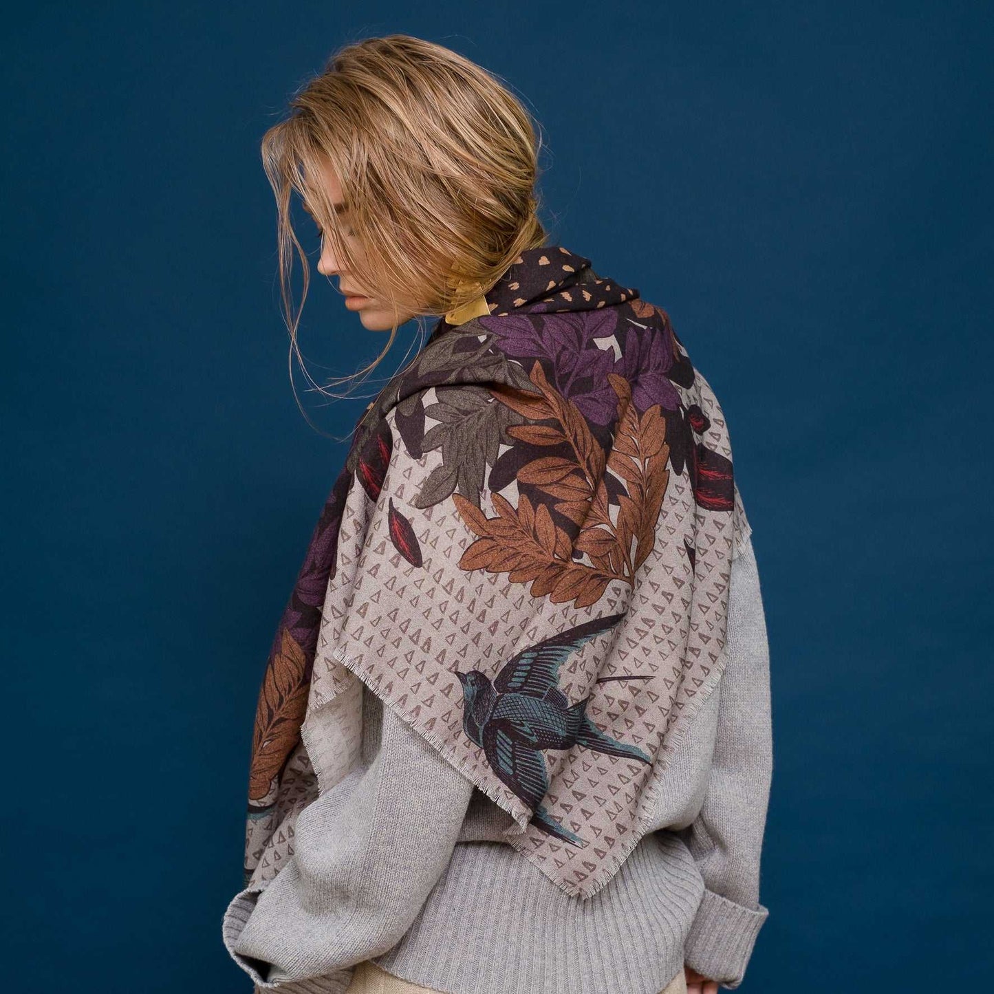 Japanese Merino Wool 'Uxbridge' grey 正方形スカーフ | YARN&COPPER