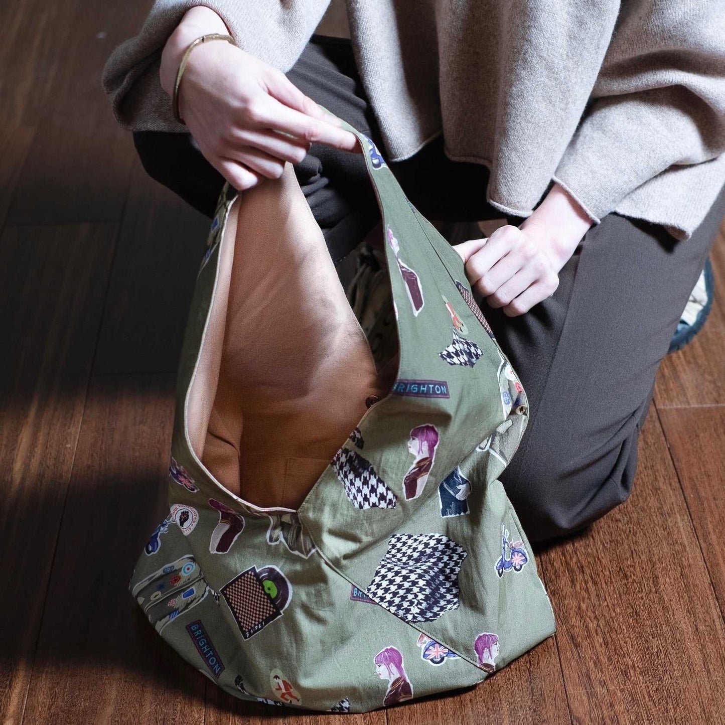In Japan Organic Cotton Sling Bag 'The MODS' military green