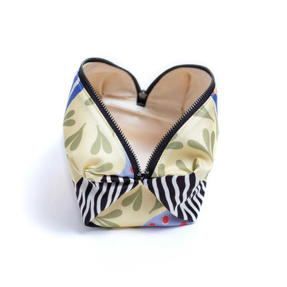Silk Pouch キャラメル型ポーチ 'Love Surf'