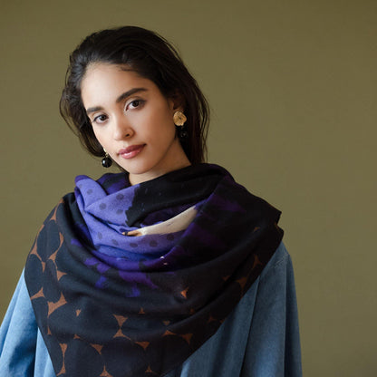 Japanese Merino Wool 'Hibernation' Navy 正方形スカーフ | YARN&COPPER