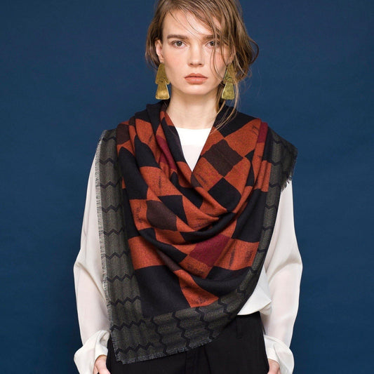 Japanese Merino Wool 'Paddington' black 正方形スカーフ | YARN&COPPER